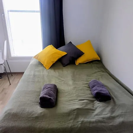 Cozy Near Airport شقة فانتا